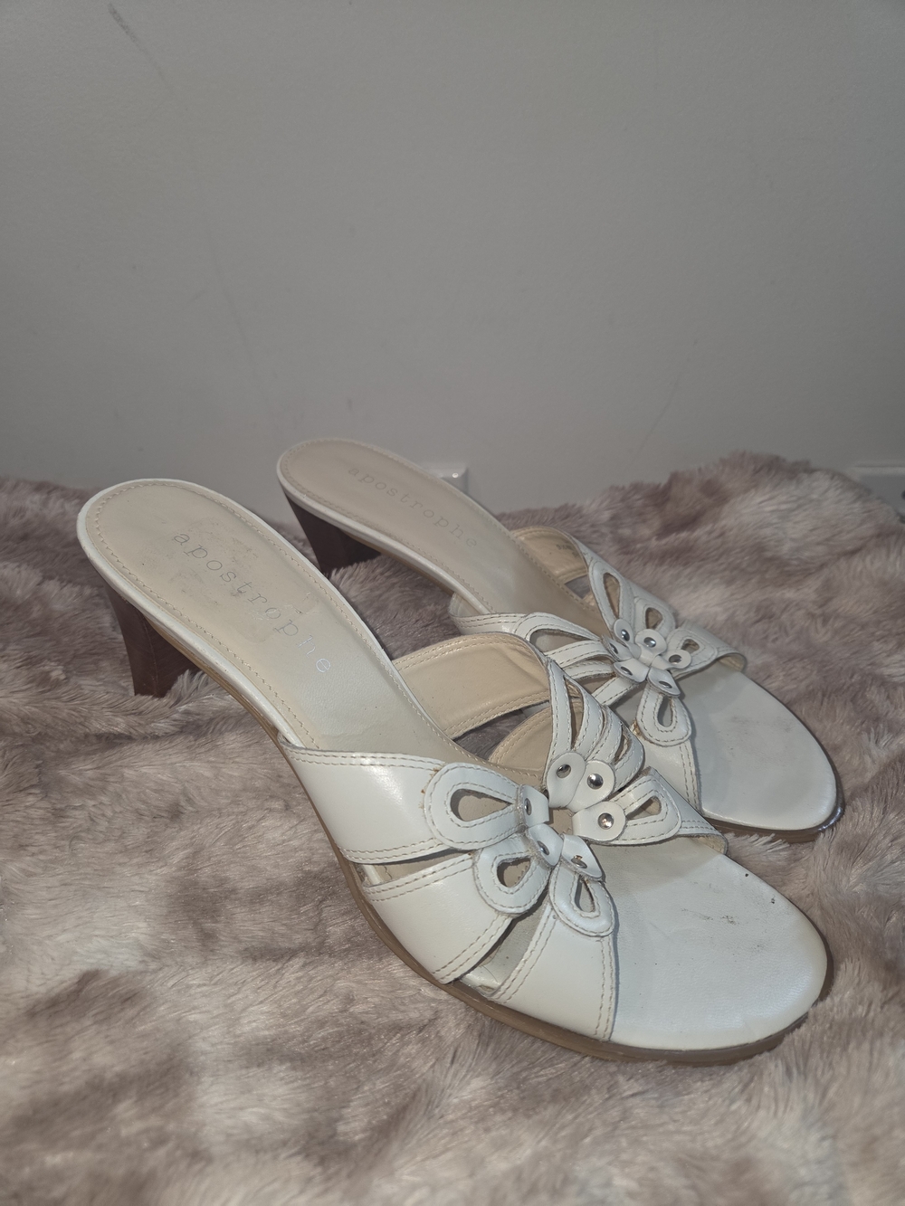 Apostrophe White Floral Detail Slingback Heels